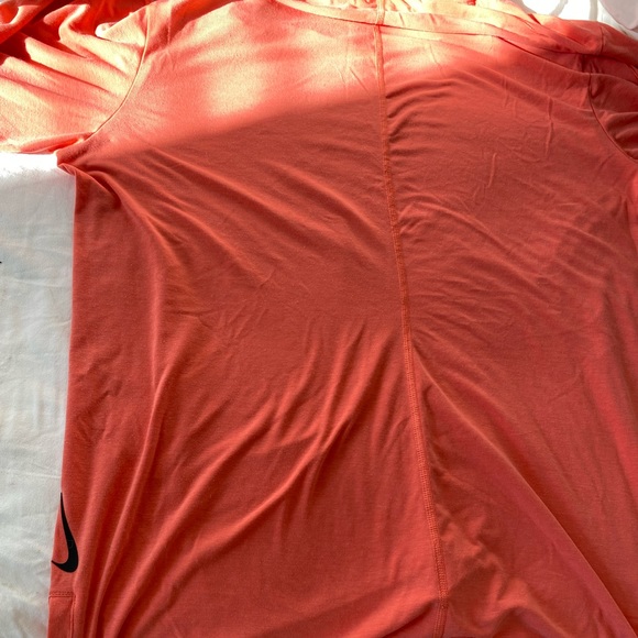 Nike active wear shirt men’s - Picture 2 of 2